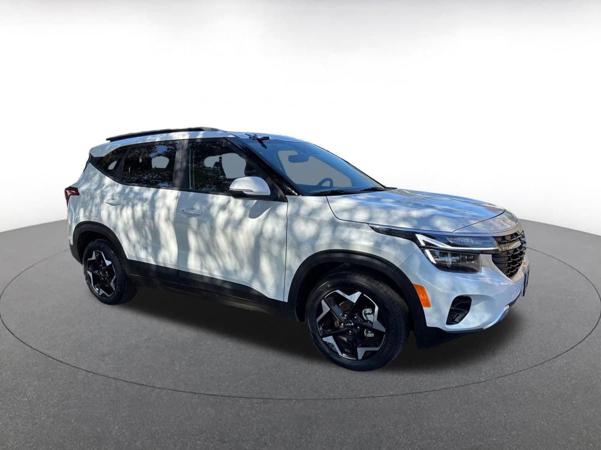 2025 Kia Seltos - Image 1