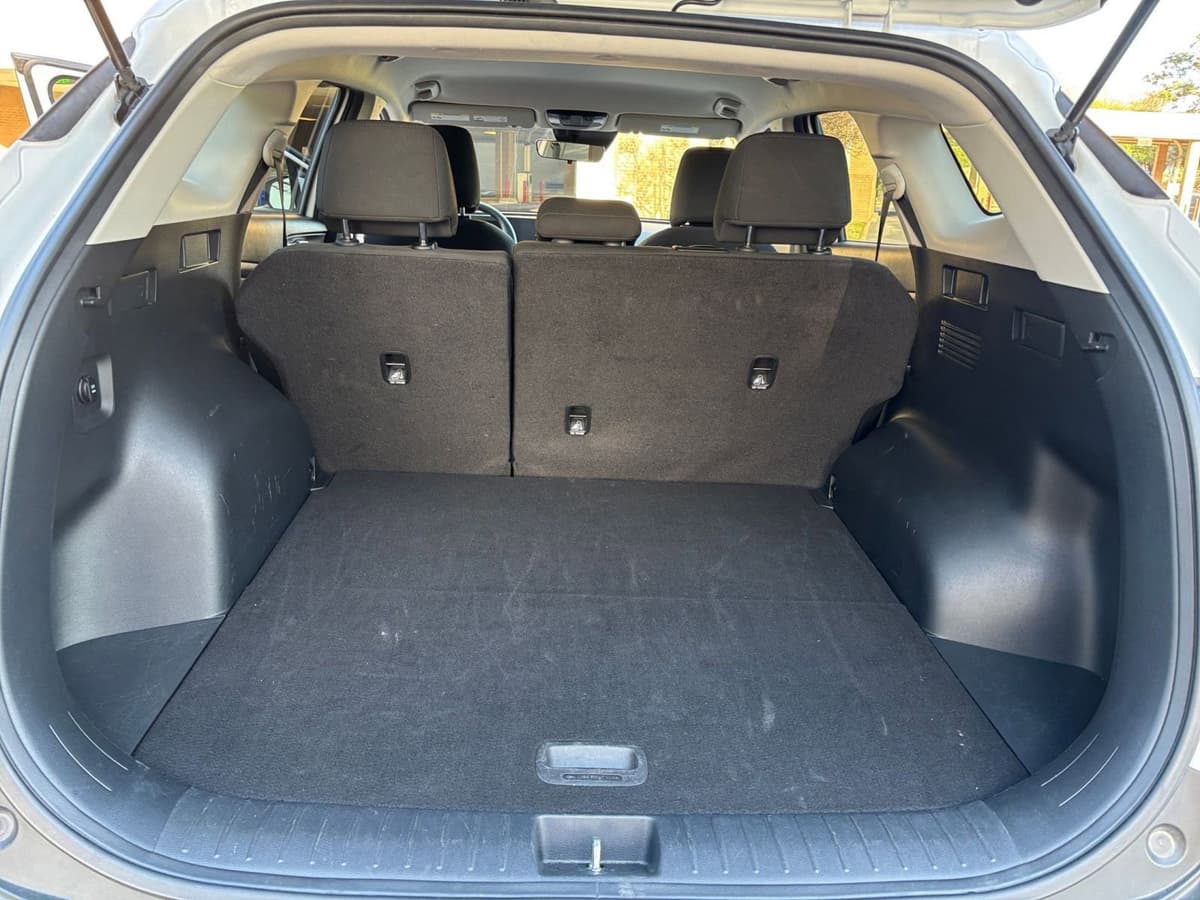 2025 Kia Sportage - Image 26