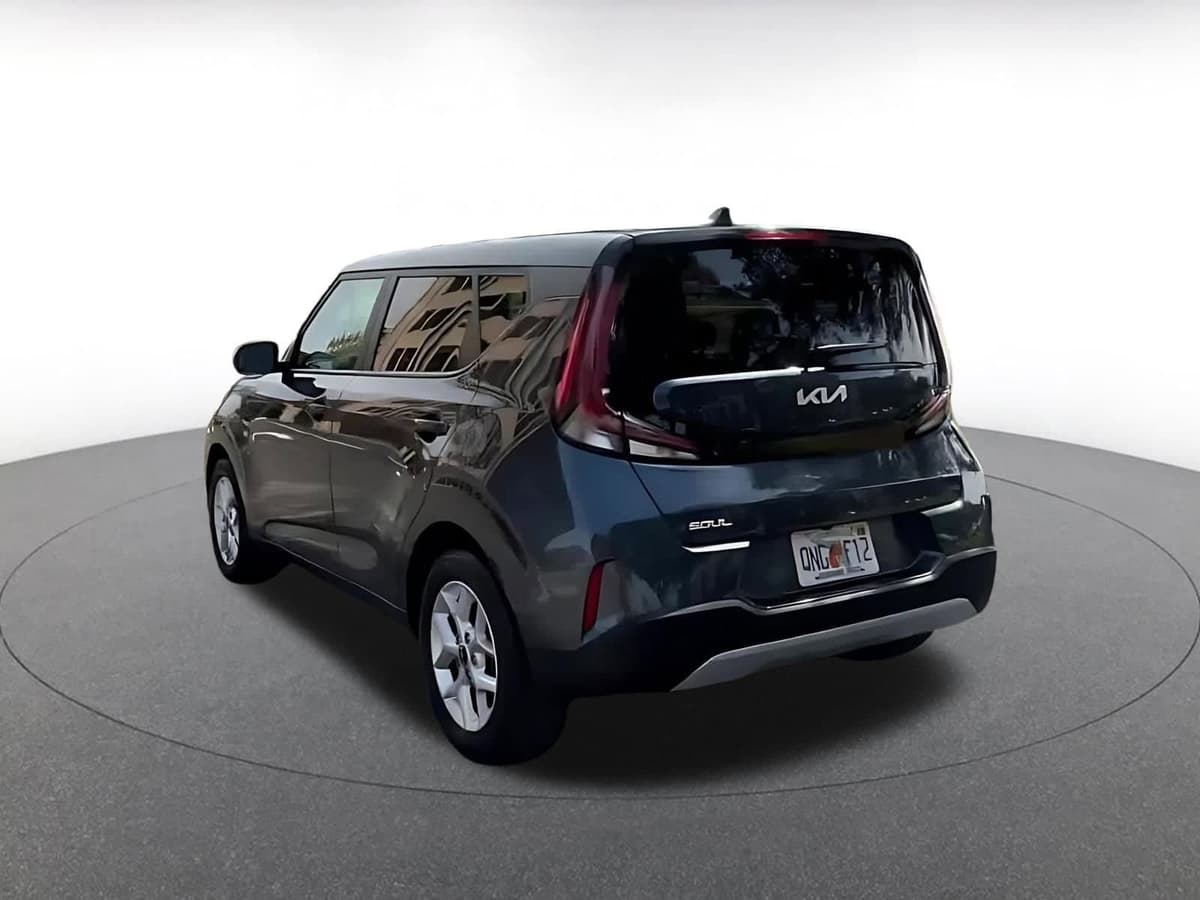 2025 Kia Soul - Image 11