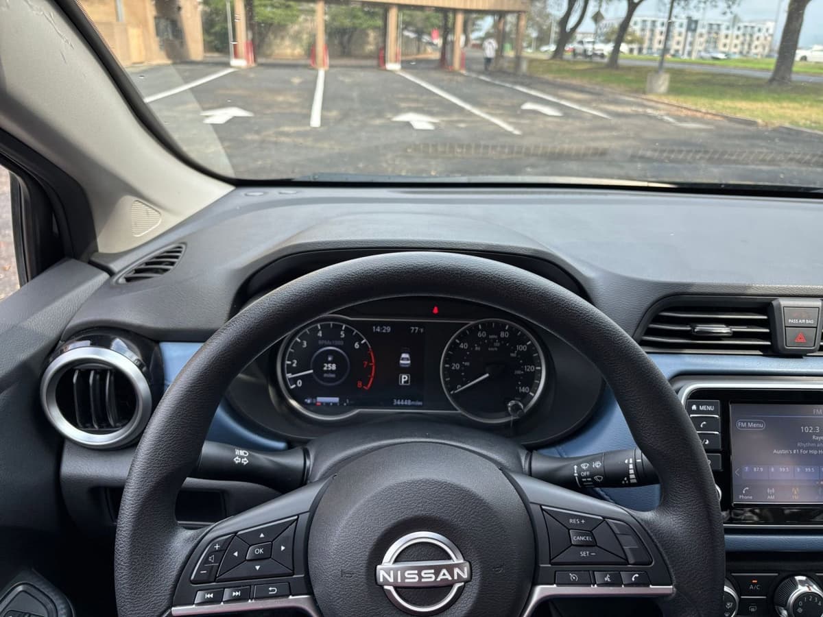 2025 Nissan Versa - Image 29