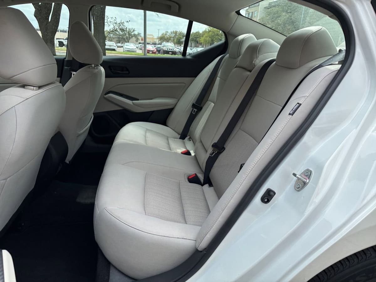 2025 Nissan Altima - Image 21