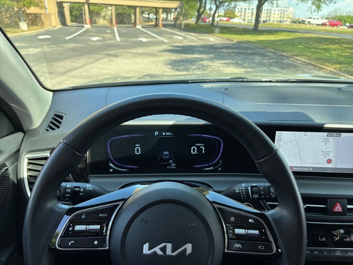 2025 Kia Seltos - Image 29