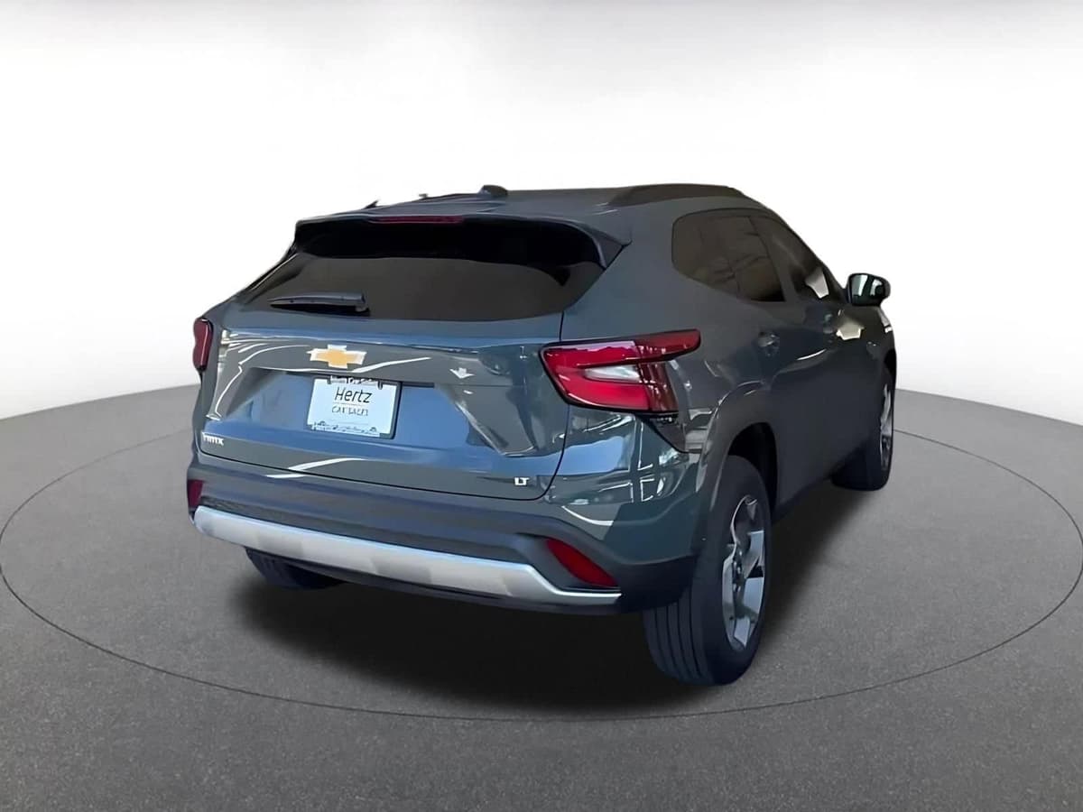 2025 Chevrolet Trax - Image 15