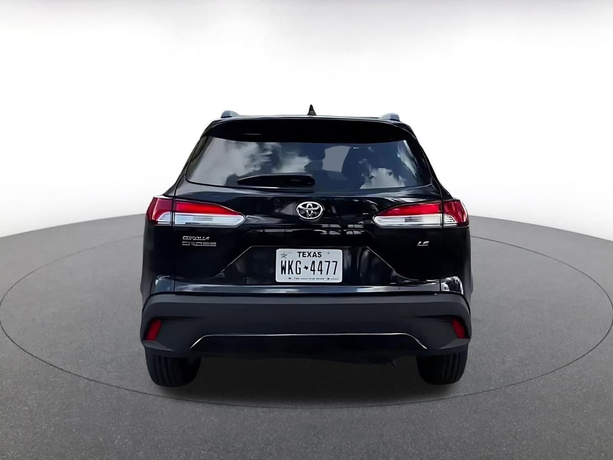 2025 Toyota Corolla Cross - Image 12