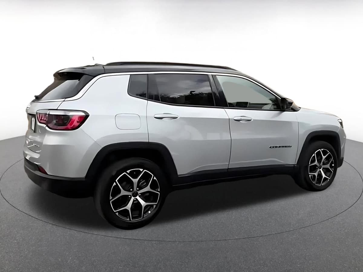 2025 Jeep Compass - Image 8