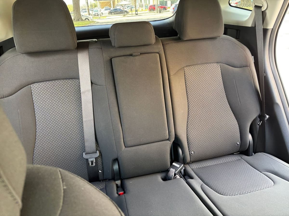 2025 Kia Sportage - Image 32