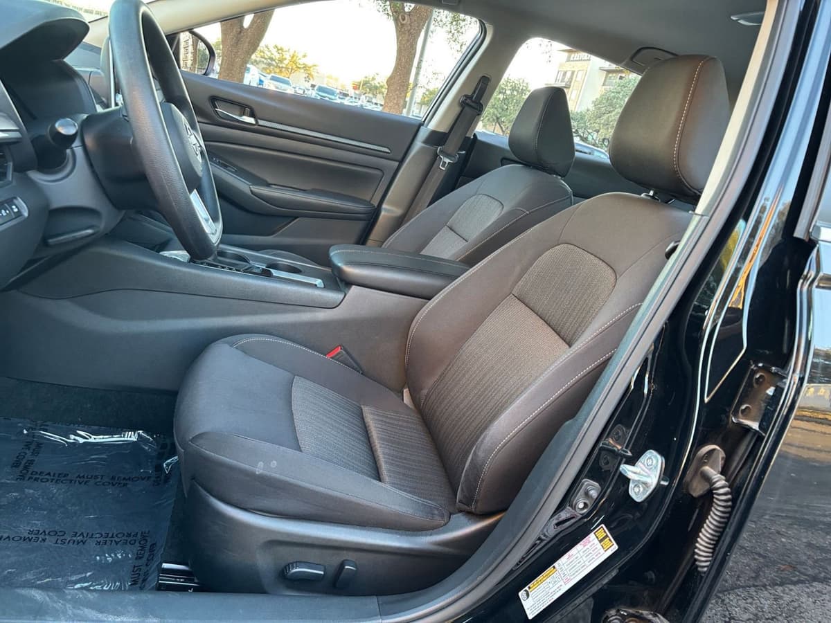 2025 Nissan Altima - Image 22