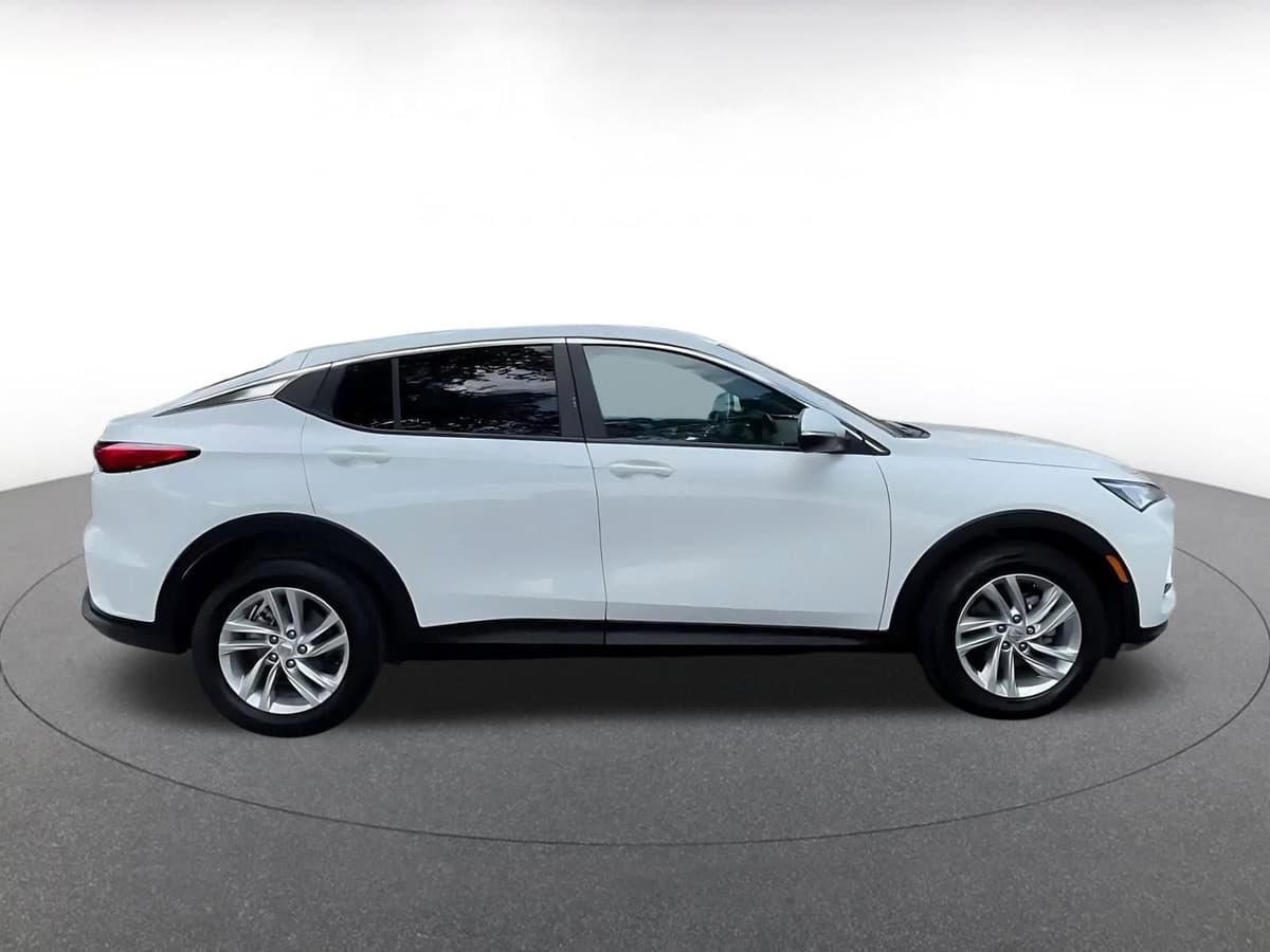 2025 Buick Envista - Image 16
