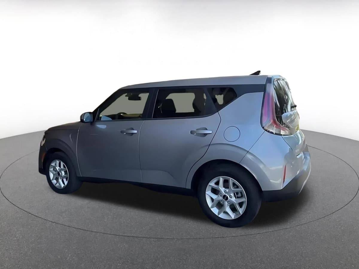 2025 Kia Soul - Image 8