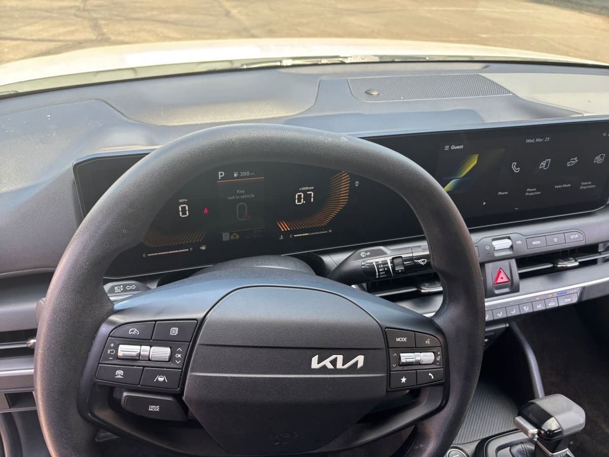2025 Kia K4 - Image 29