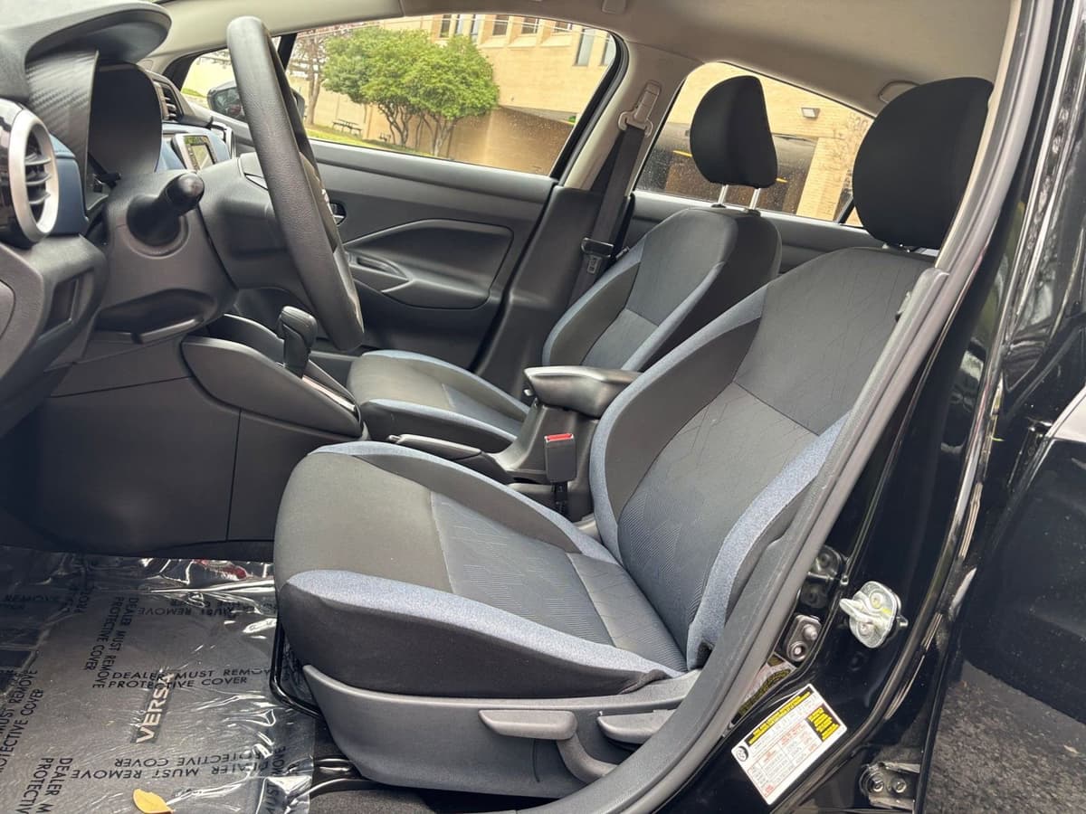 2025 Nissan Versa - Image 22
