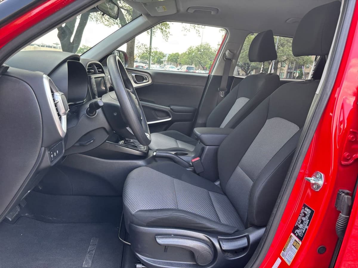 2025 Kia Soul - Image 22
