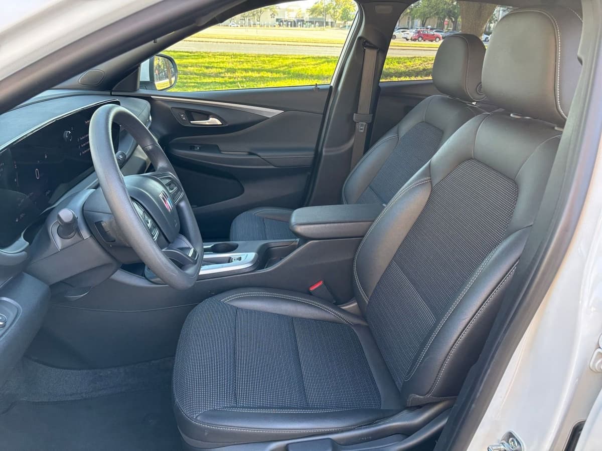 2025 Buick Envista - Image 31