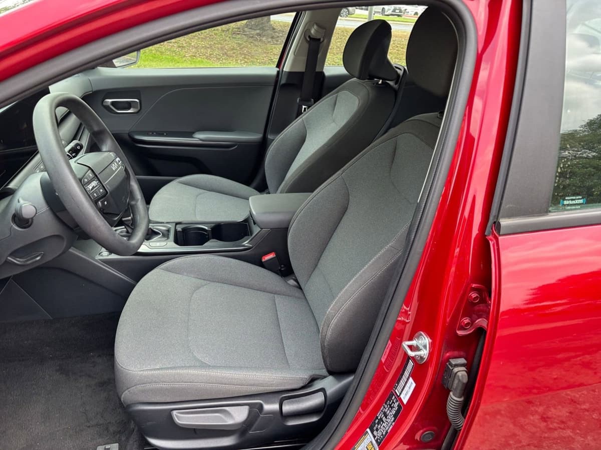 2025 Kia K4 - Image 31