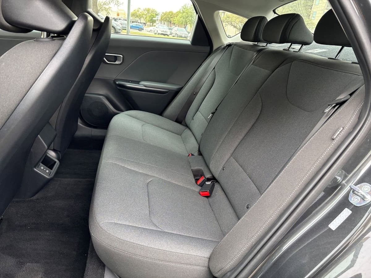 2025 Kia K4 - Image 21