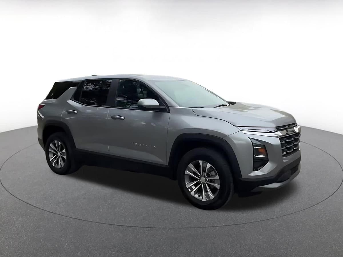 2025 Chevrolet Equinox - Image 2