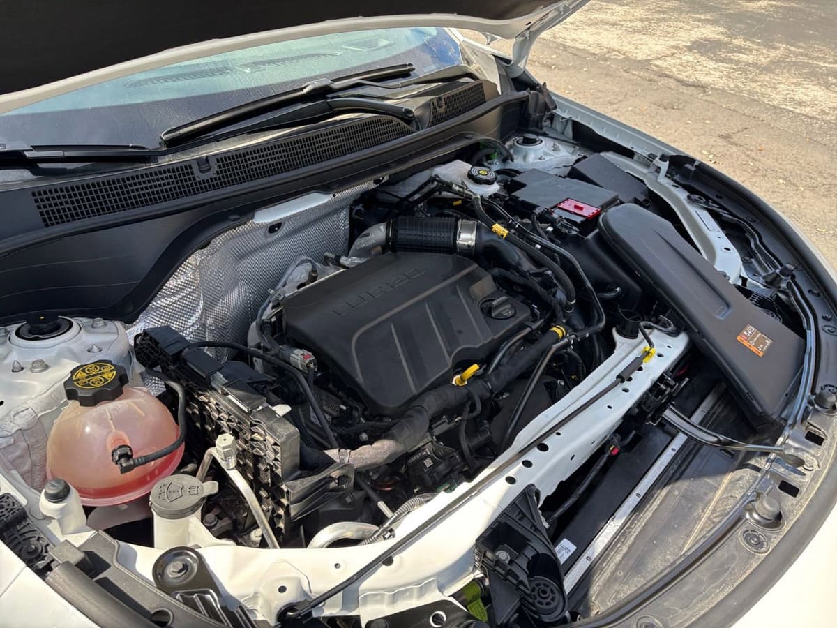 2025 Buick Envista - Image 27