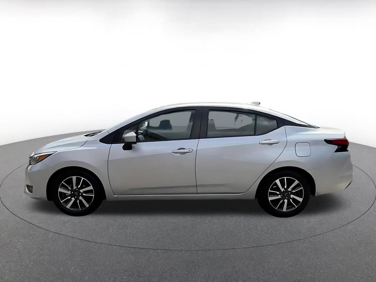 2025 Nissan Versa - Image 8