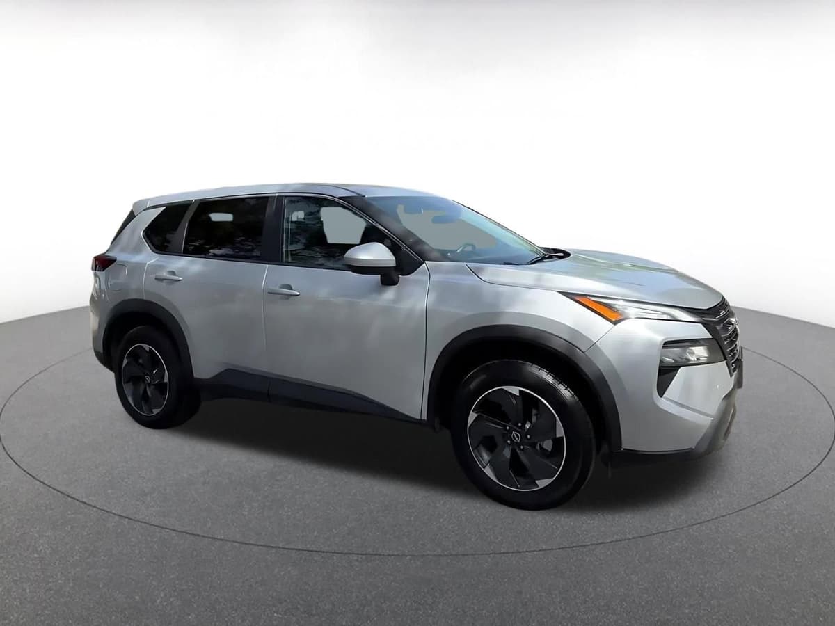 2025 Nissan Rogue - Image 2