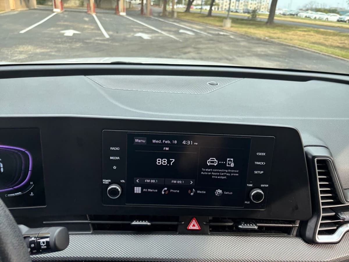 2025 Kia Sportage - Image 17