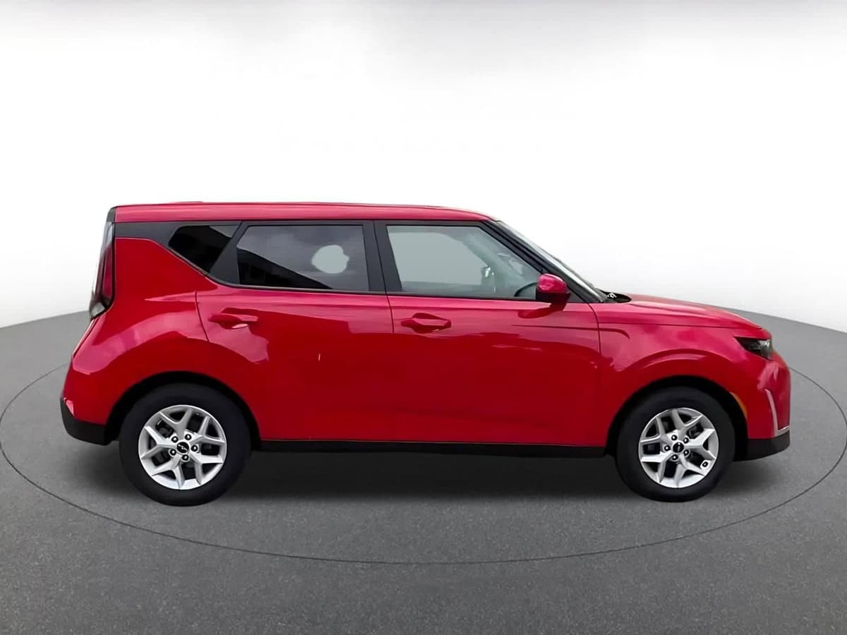 2025 Kia Soul - Image 13