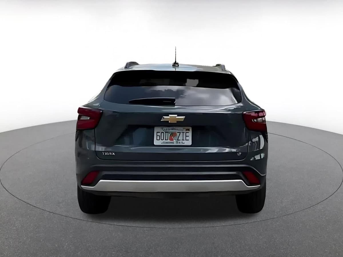 2025 Chevrolet Trax - Image 11