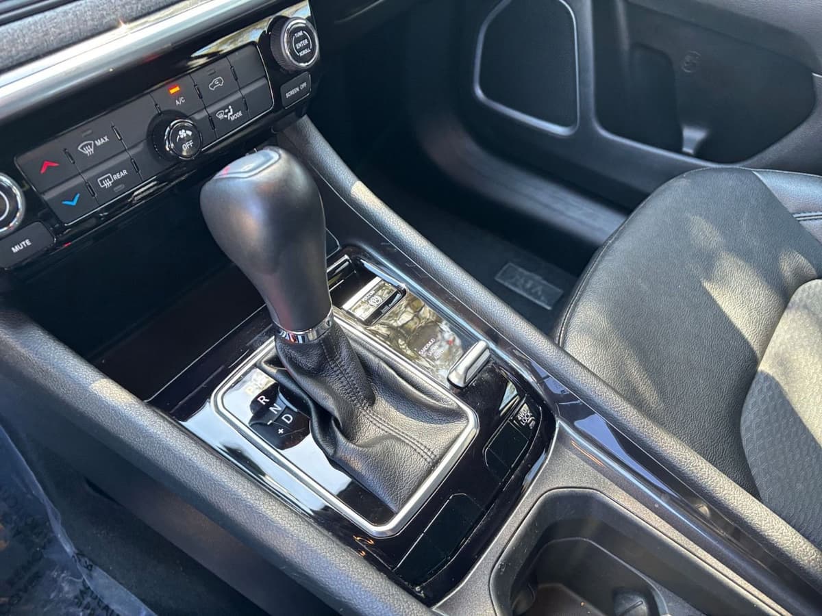 2025 Jeep Compass - Image 36