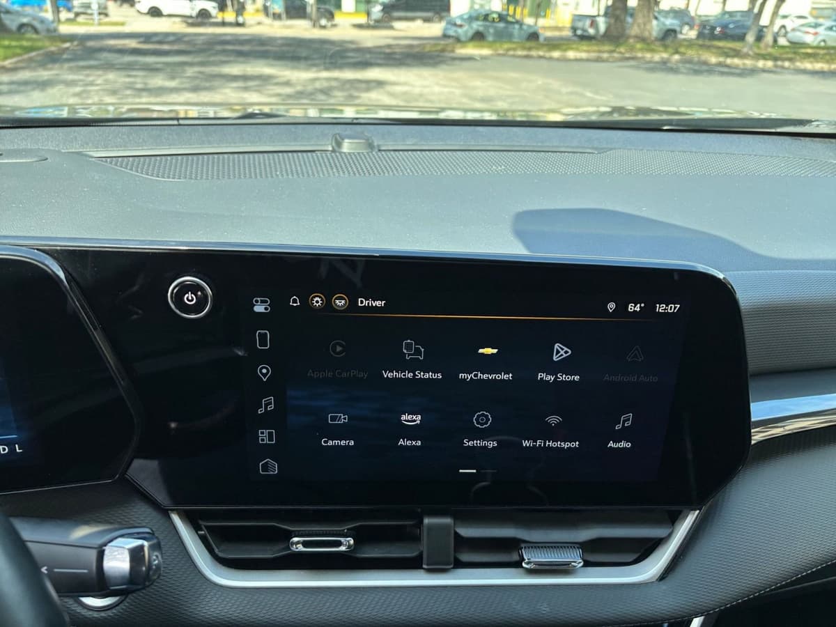 2025 Chevrolet Equinox - Image 17