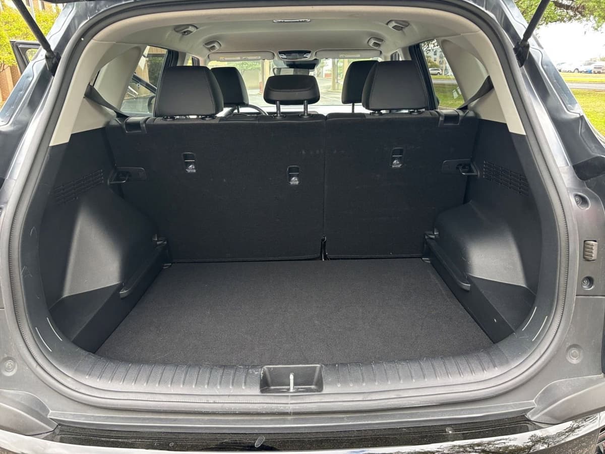 2025 Kia Seltos - Image 28