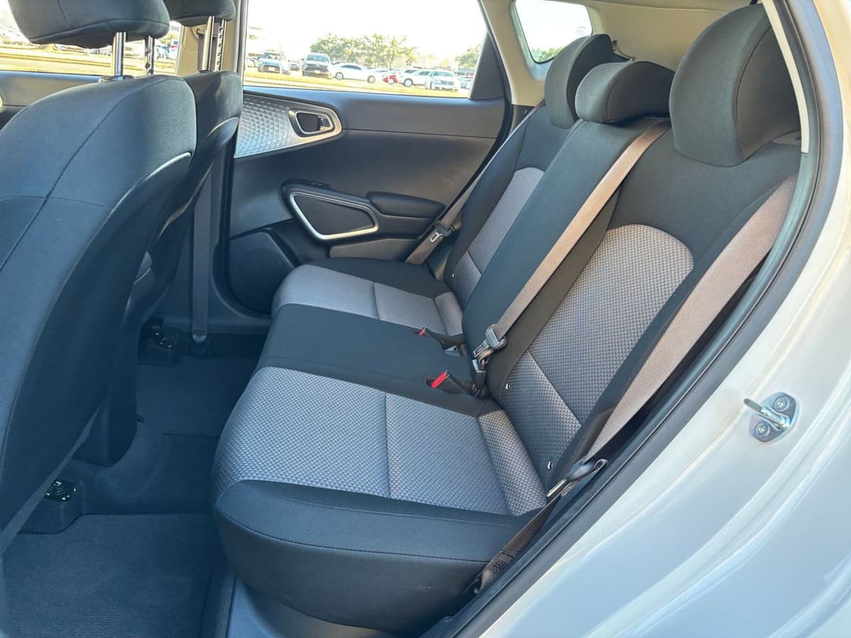 2025 Kia Soul - Image 21