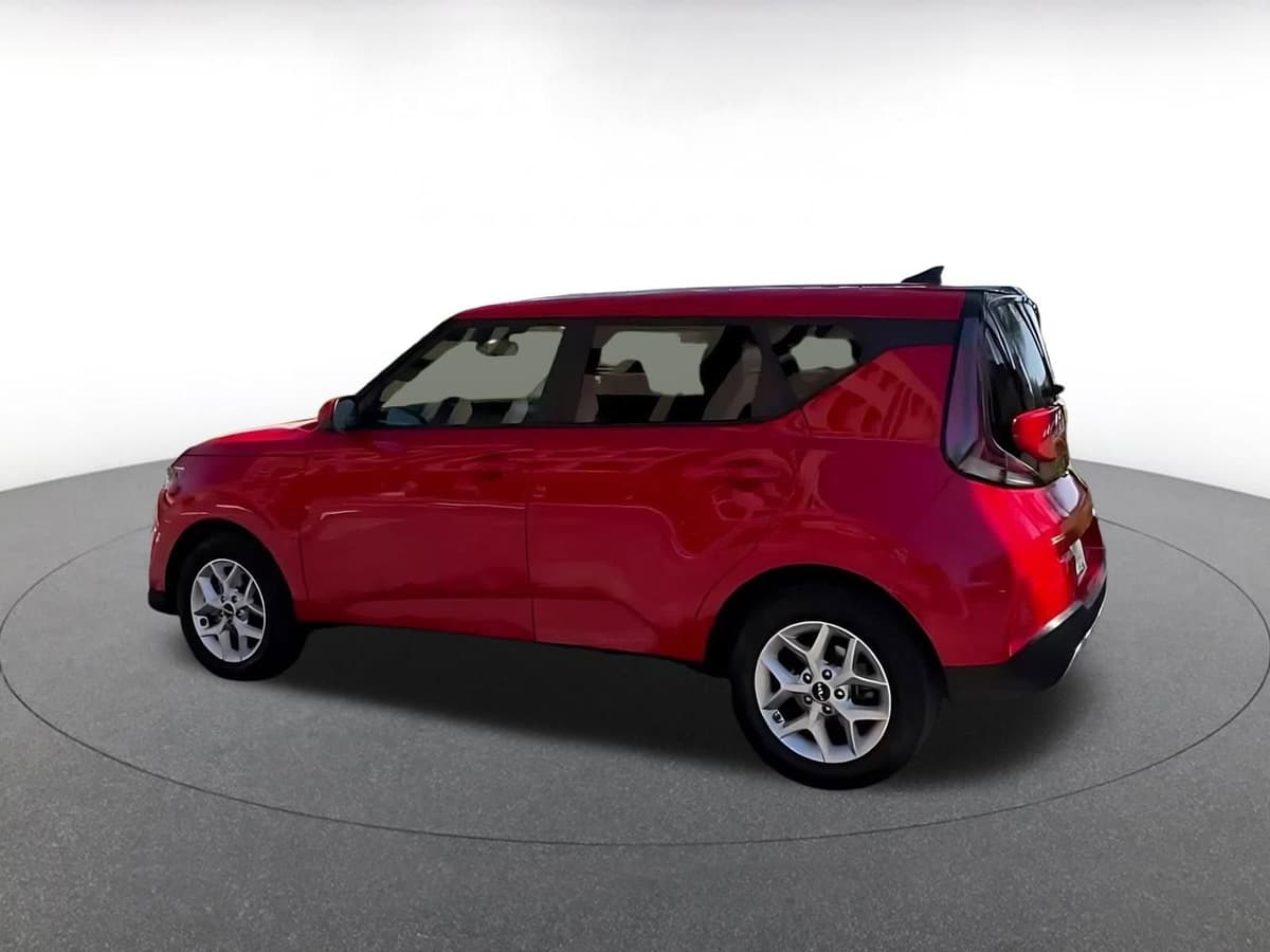 2025 Kia Soul - Image 10