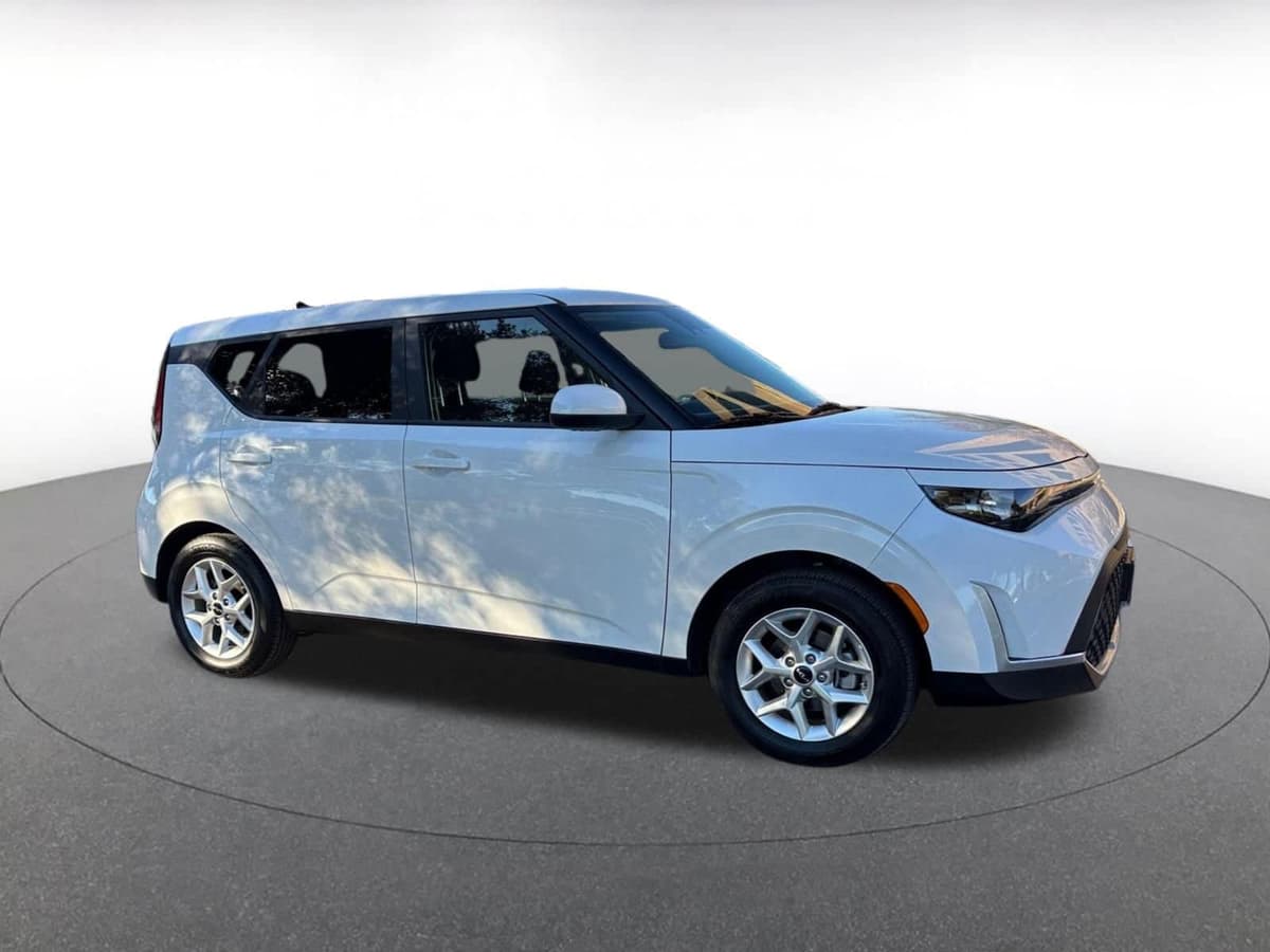 2025 Kia Soul - Image 1