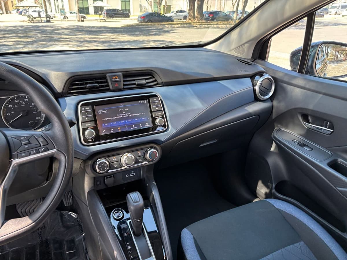 2025 Nissan Versa - Image 30