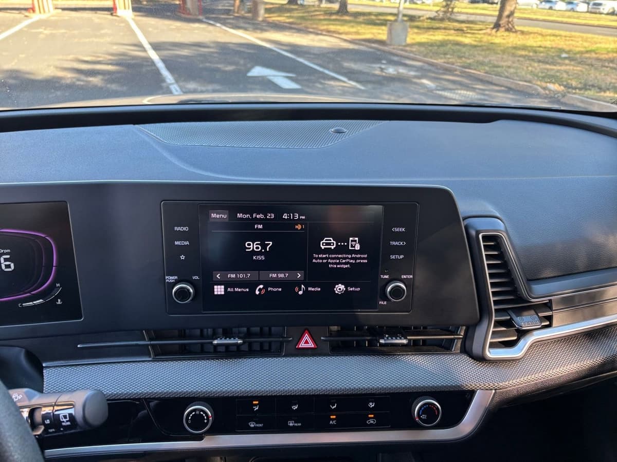 2025 Kia Sportage - Image 17