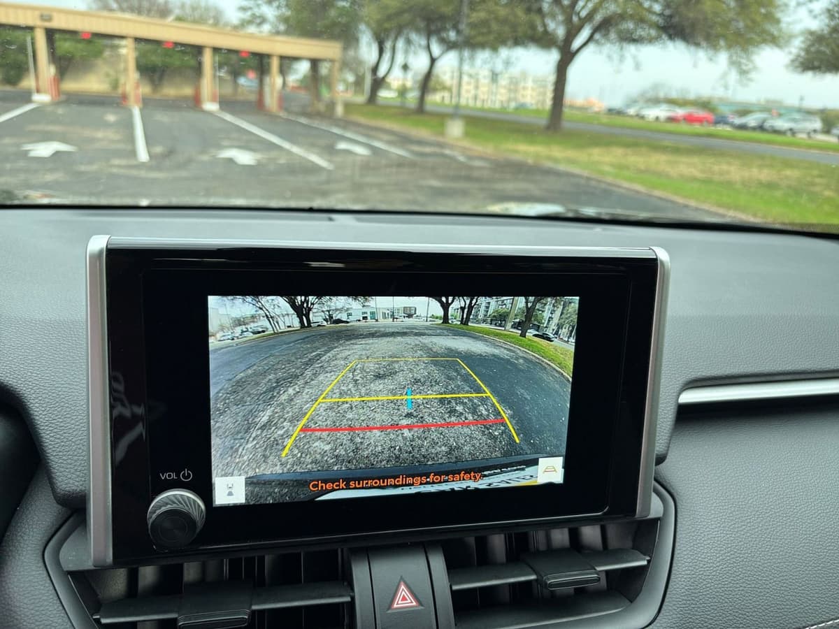 2025 Toyota RAV4 - Image 20