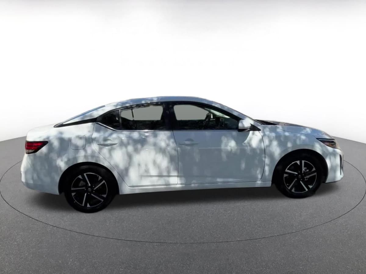 2025 Nissan Sentra - Image 16