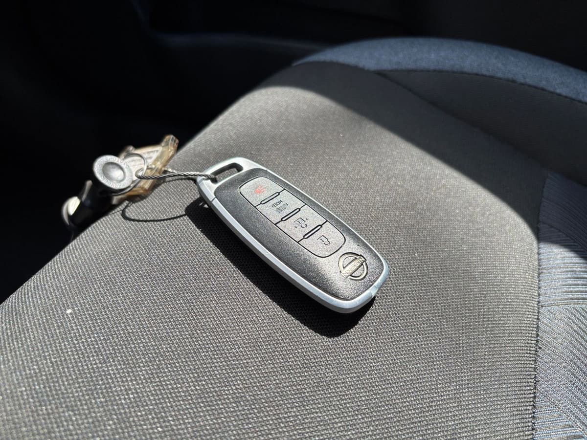 2025 Nissan Versa - Image 18