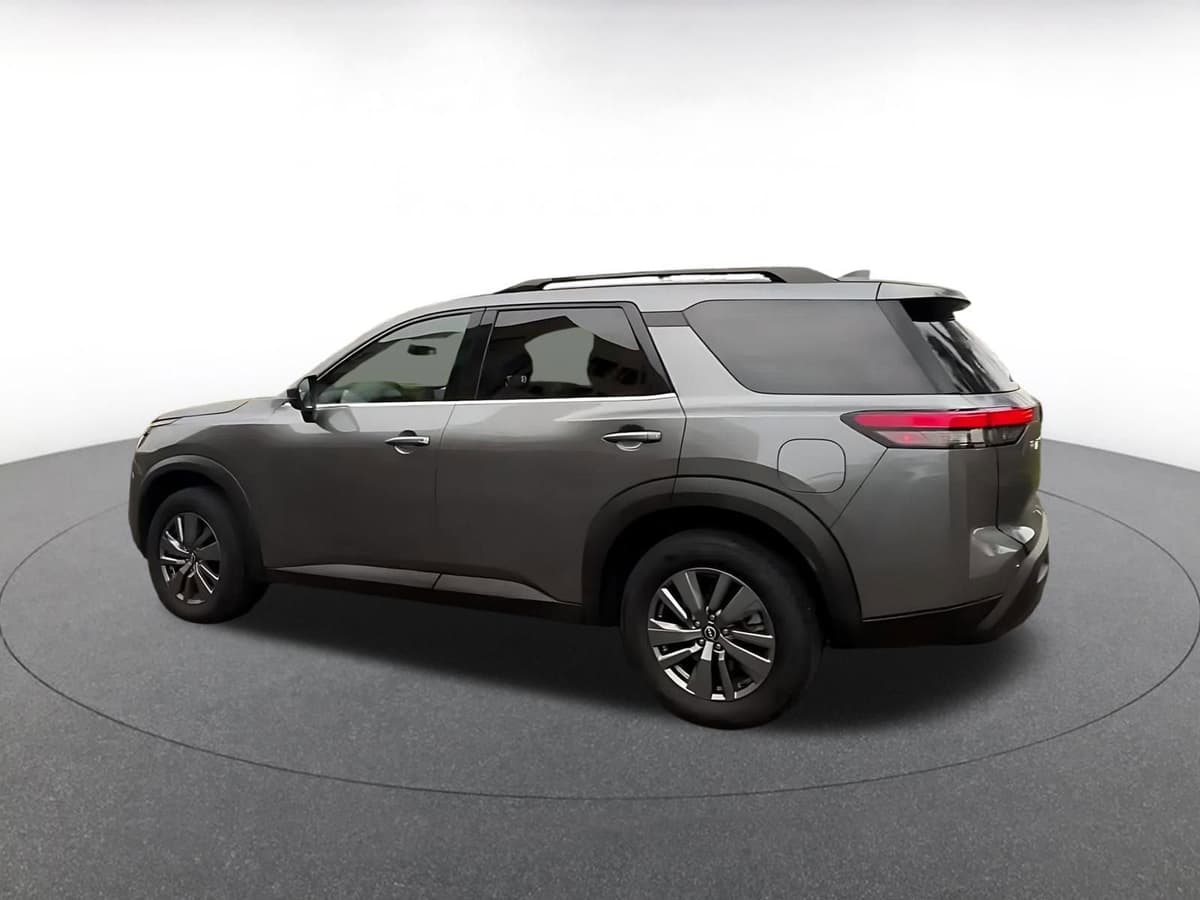 2025 Nissan Pathfinder - Image 10
