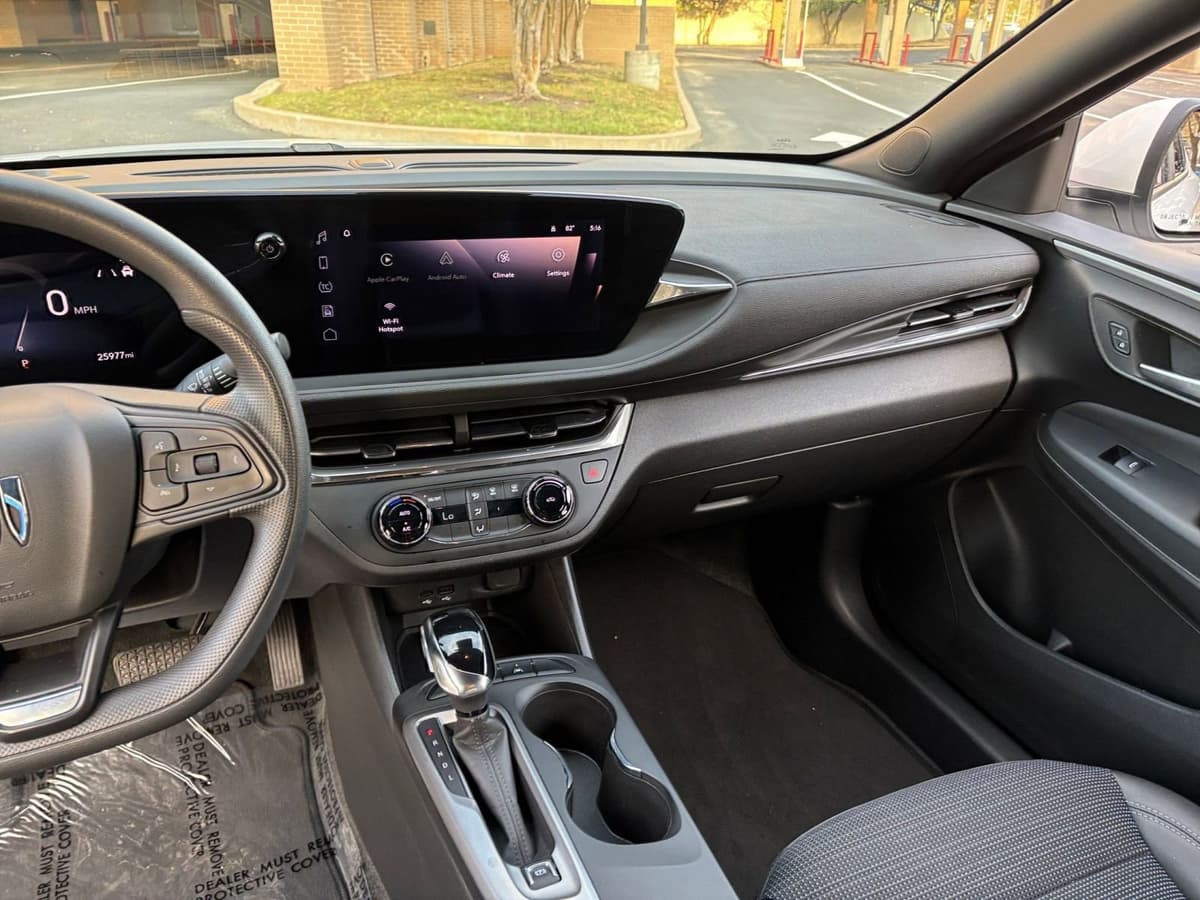 2025 Buick Envista - Image 30