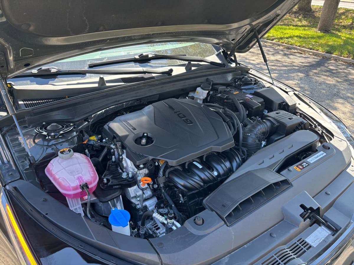 2025 Kia K5 - Image 28