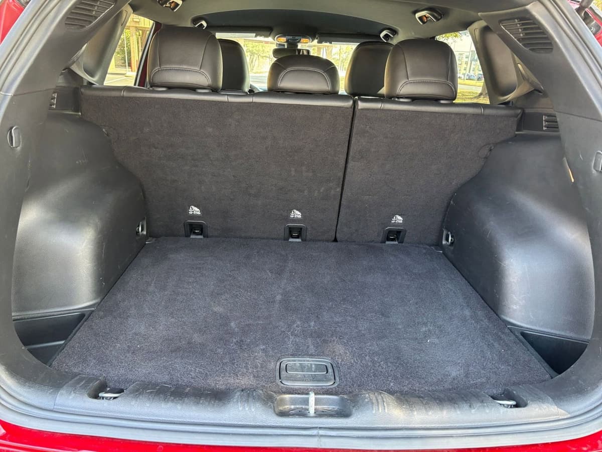 2025 Jeep Compass - Image 26