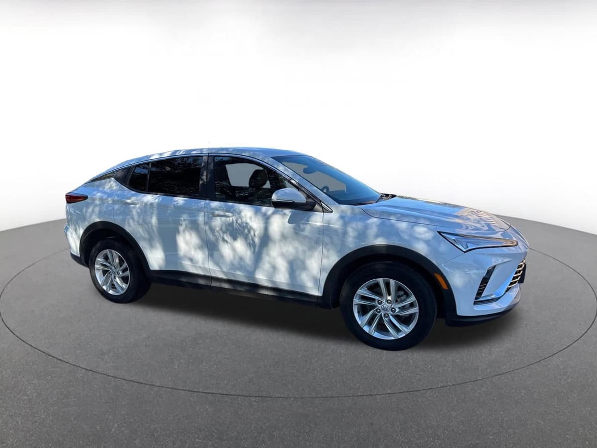2025 Buick Envista - Image 1