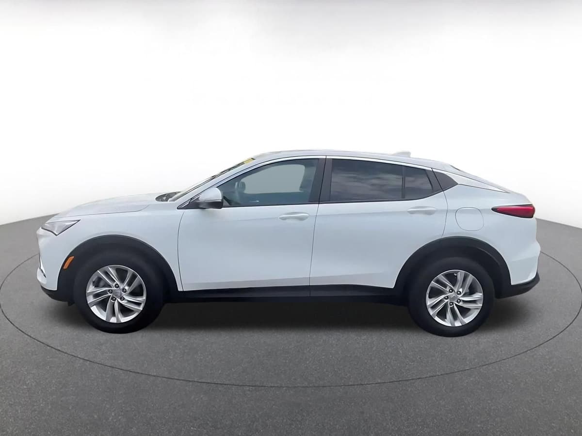 2025 Buick Envista - Image 8