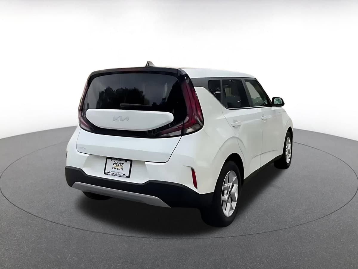 2025 Kia Soul - Image 13