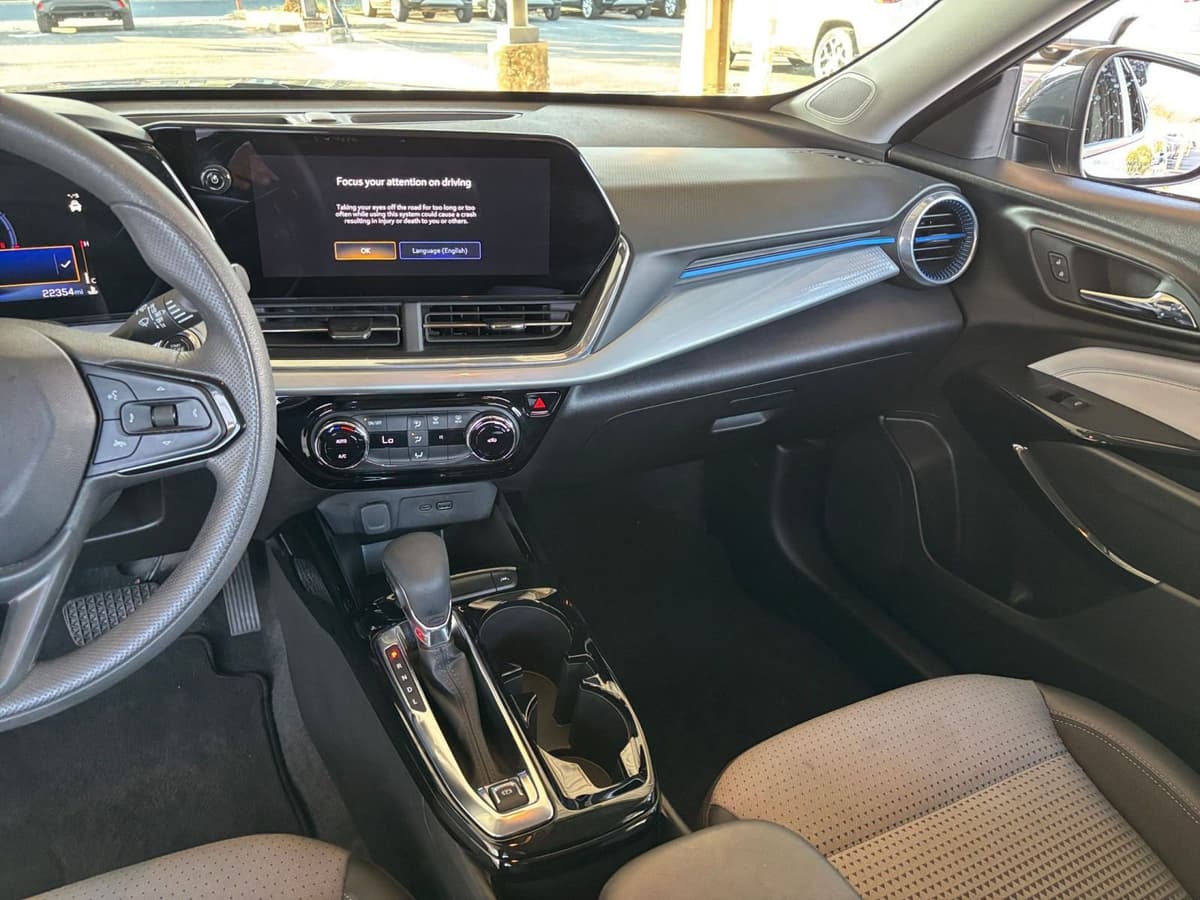 2025 Chevrolet Trax - Image 29