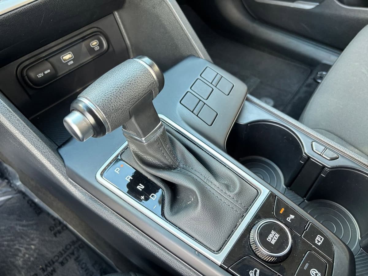 2025 Kia Sportage - Image 36
