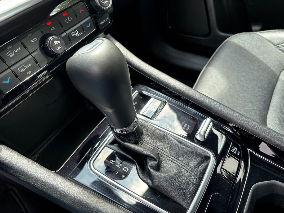 2025 Jeep Compass - Image 36