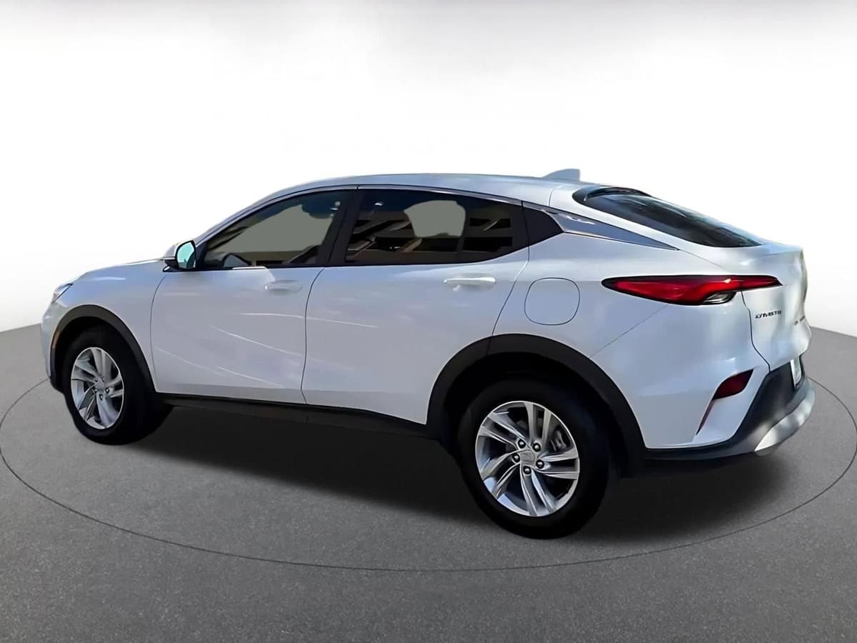 2025 Buick Envista - Image 10