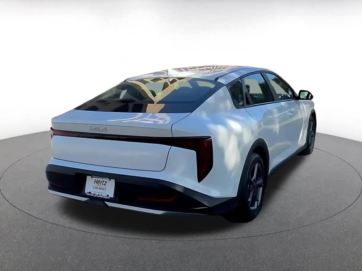 2025 Kia K4 - Image 12