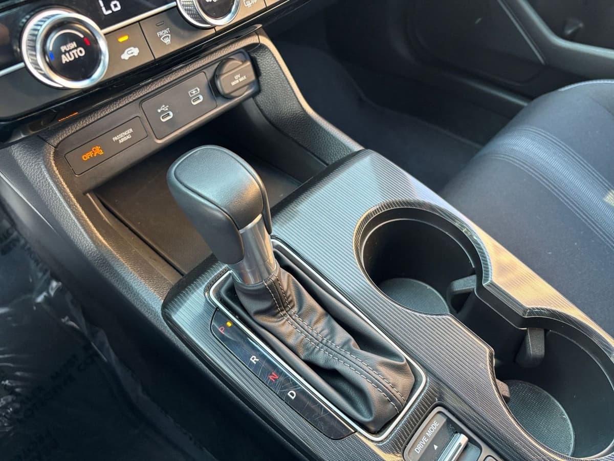 2025 Honda Civic - Image 36